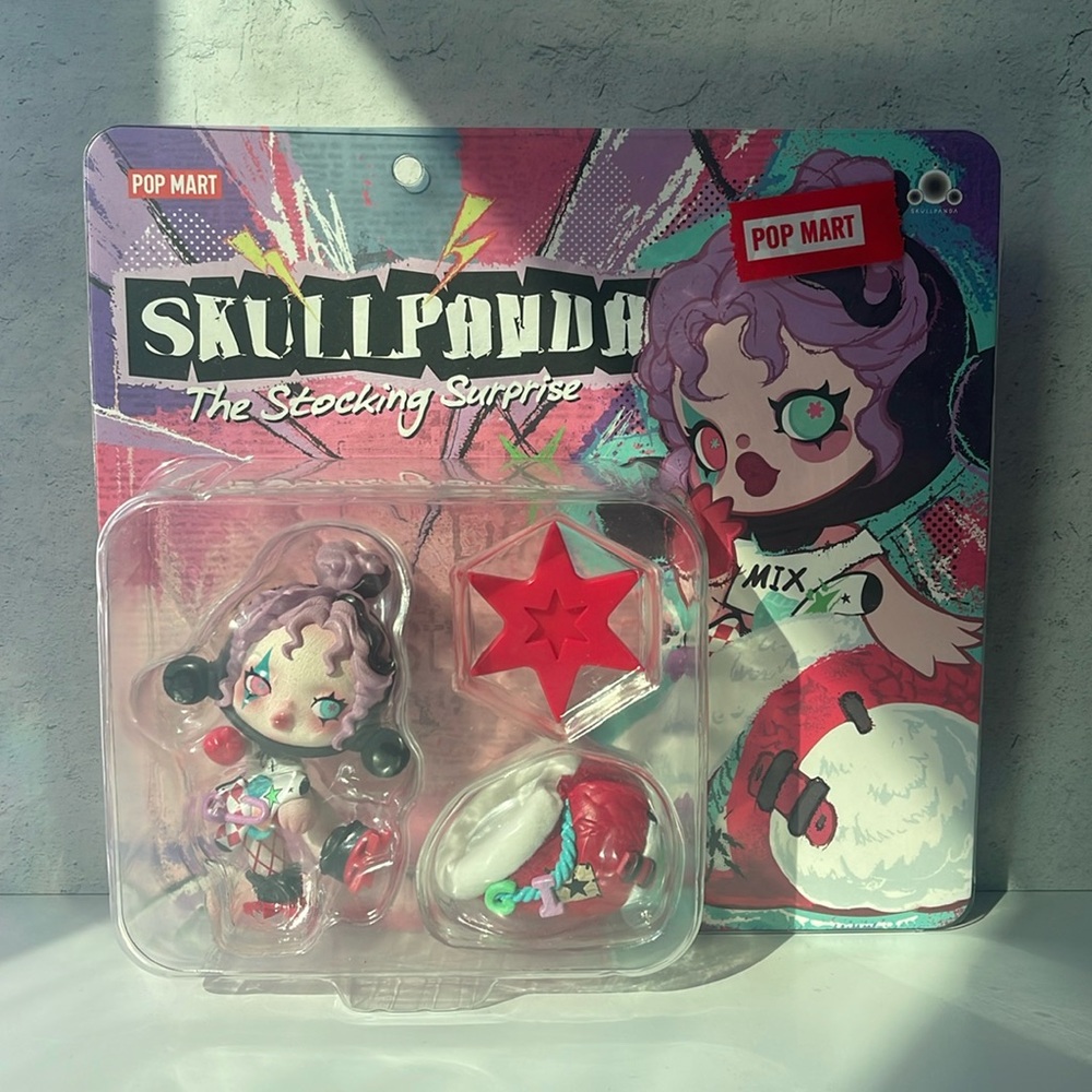 Skull Panda “The Stocking Surprises” new and unopened